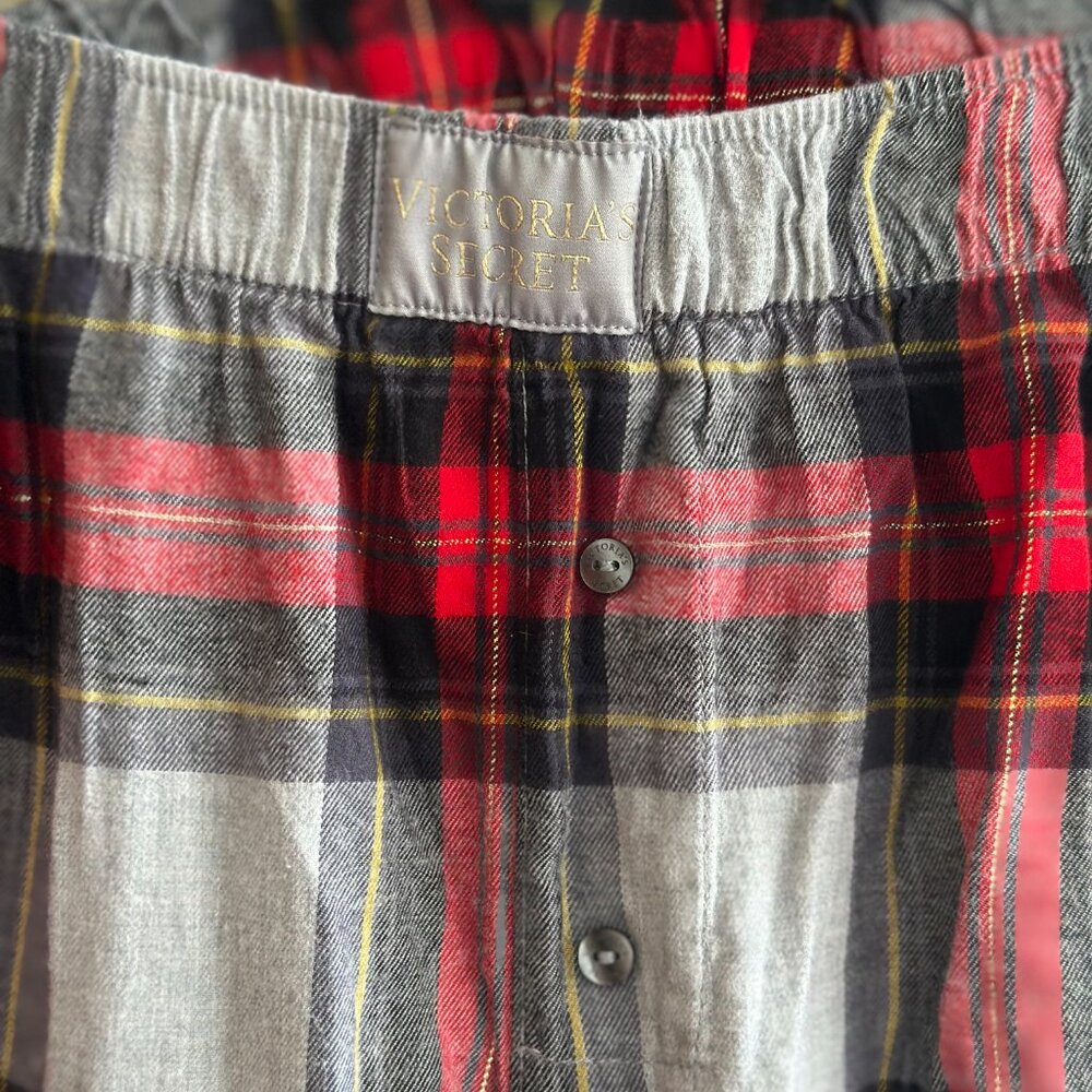 Victoria’s Secret Gray Top & Plaid Pajama Pants Set – Size Large - Picture 9 of 14